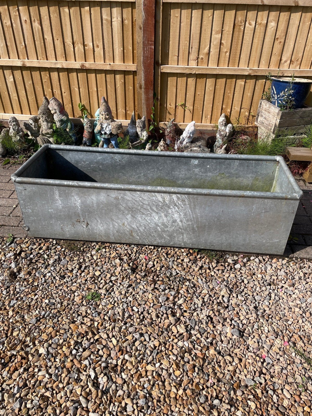 Gezocht water trog