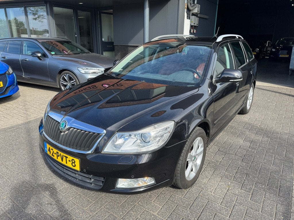 Skoda Octavia Combi 1.2 TSI Elegance Business XENON LEDER TR, Auto's, Skoda, Voorwielaandrijving, Euro 5, Gebruikt, 4 cilinders
