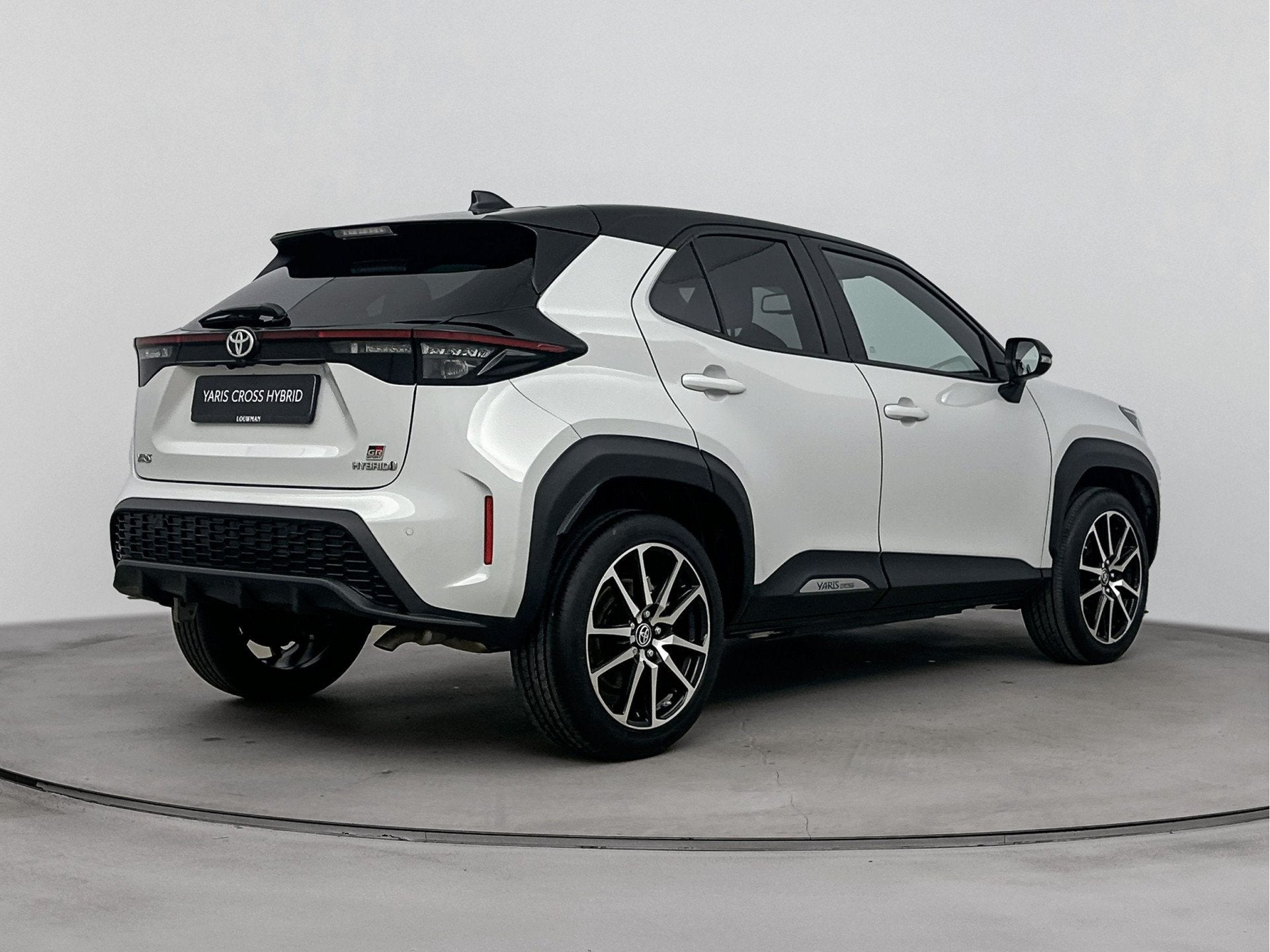 Toyota Yaris Cross 1.5 Hybrid 115 GR-Sport | Stoelverwarming, 12 maanden, Gebruikt, 3 cilinders, 550 kg