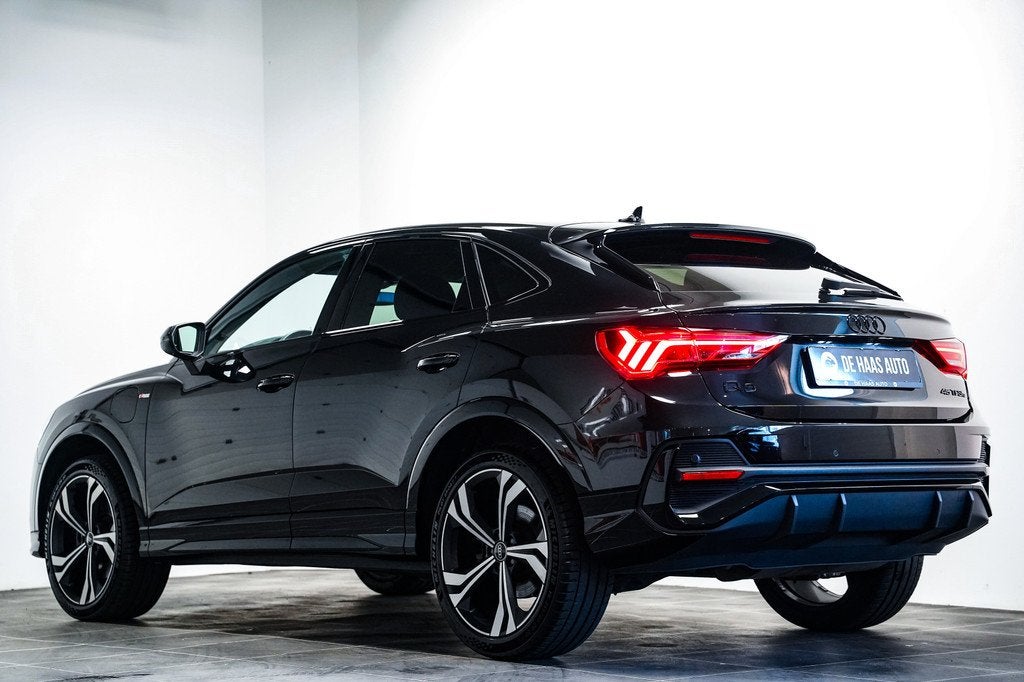 Audi Q3 Sportback 45 TFSI e S-Line Black ed|Trekhaak|20 inch, Gebruikt, Zwart, Zwart, 245 pk