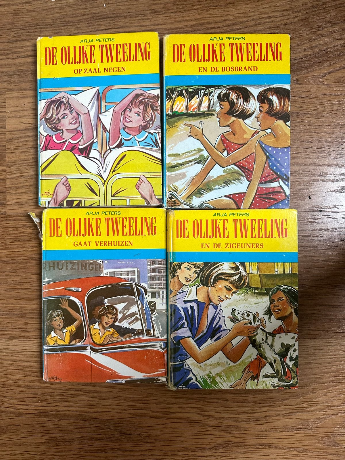 De Olijke Tweeling - 4 boeken van Arja Peters, Ophalen of Verzenden, Gelezen, Fictie