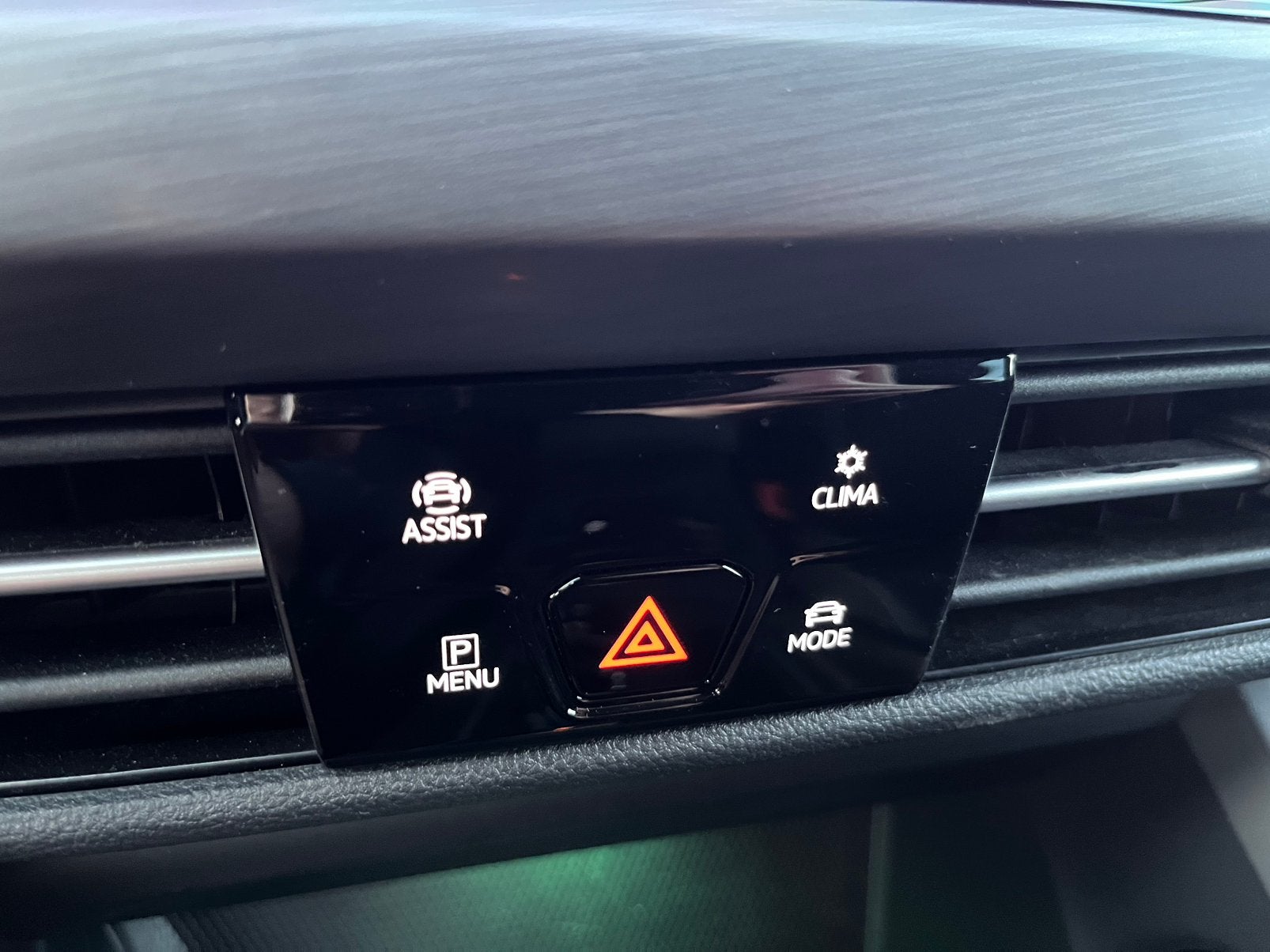 Foto 21 van Volkswagen Golf 1.4 e-Hybrid STYLE MASSAGE MEMORY ACC LED NA