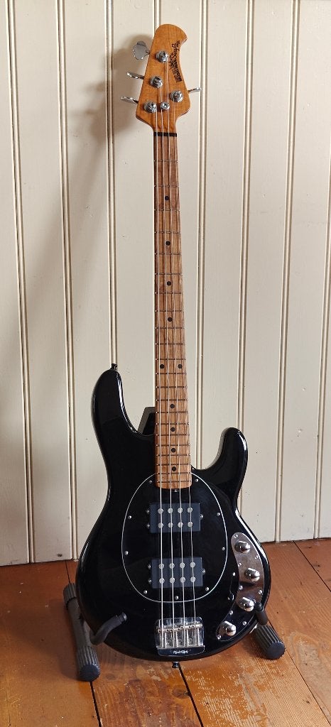 Music Man Stingray 4 HH Black (USA) basgitaar, Muziek en Instrumenten, Ophalen, Zo goed als nieuw, Elektrisch