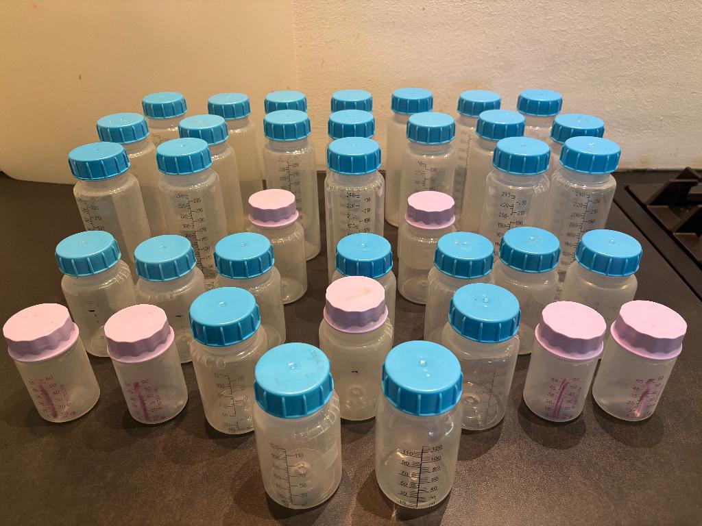 37x Medela moedermelk fles 60/120/240ml bewaar invries, Kinderen en Baby's, Babyvoeding en Toebehoren, Ophalen, Gebruikt, Overige typen