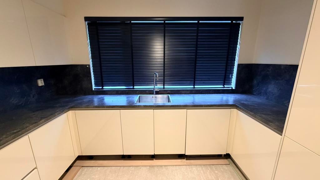 Moderne complete keuken met apparatuur (Bosch), Ophalen, Wit, Hoekkeuken, Zo goed als nieuw