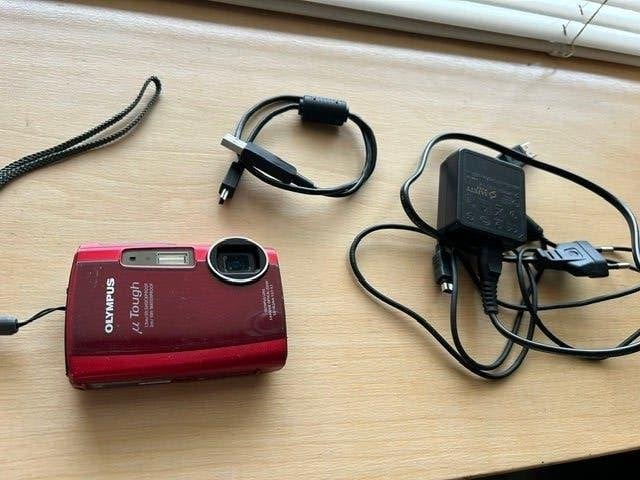 Olympus tough 3000, Audio, Tv en Foto, USB-kabel, 12 megapixels, Ophalen of Verzenden, Zo goed als nieuw