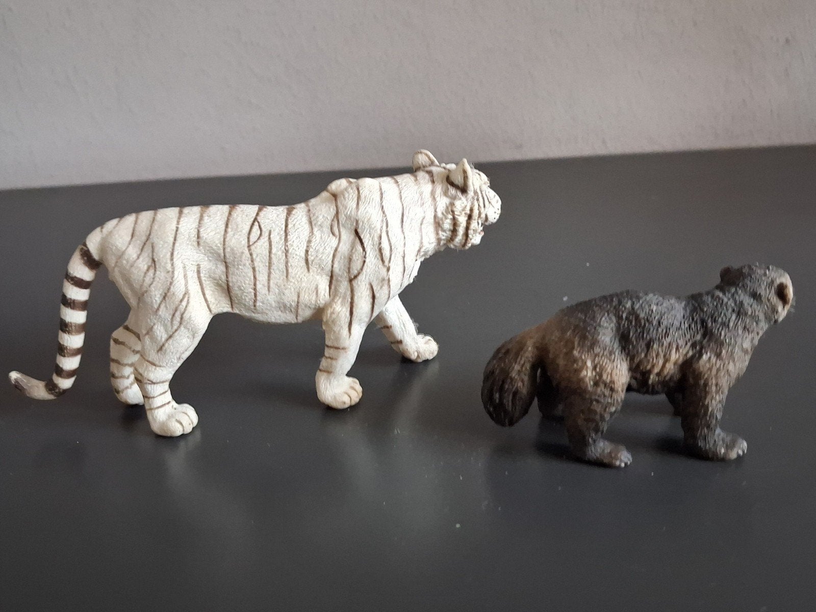Schleich Witte Tijger en veelvraat Figuren, Ophalen of Verzenden, Zo goed als nieuw