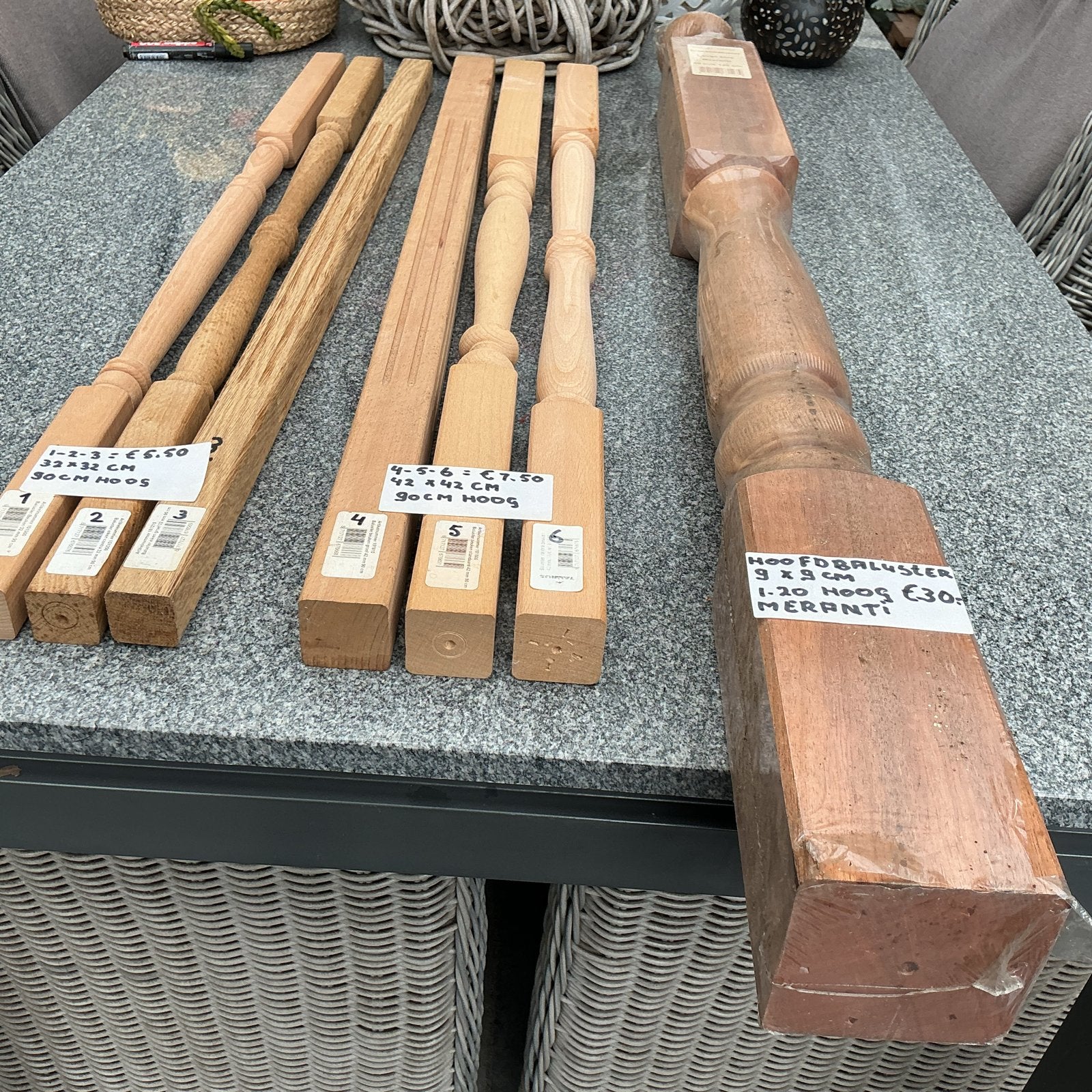 Diverse balusters en hoofdbaluster van Meranti, Beuken, Eike, Doe-het-zelf en Verbouw, Ophalen, Nieuw, 50 mm of meer, Balk