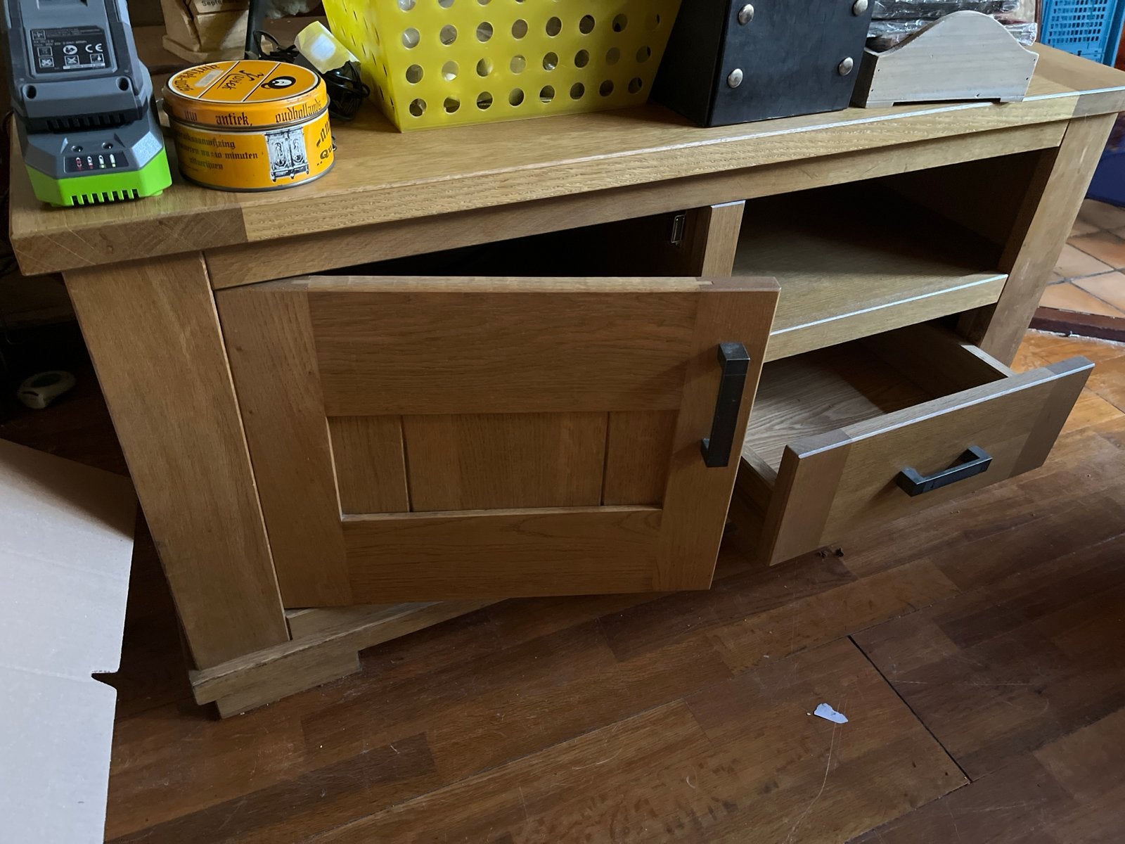 Eikenhouten TV-meubel met opbergruimte, Huis en Inrichting, Ophalen, Gebruikt, 100 tot 150 cm, Eikenhout