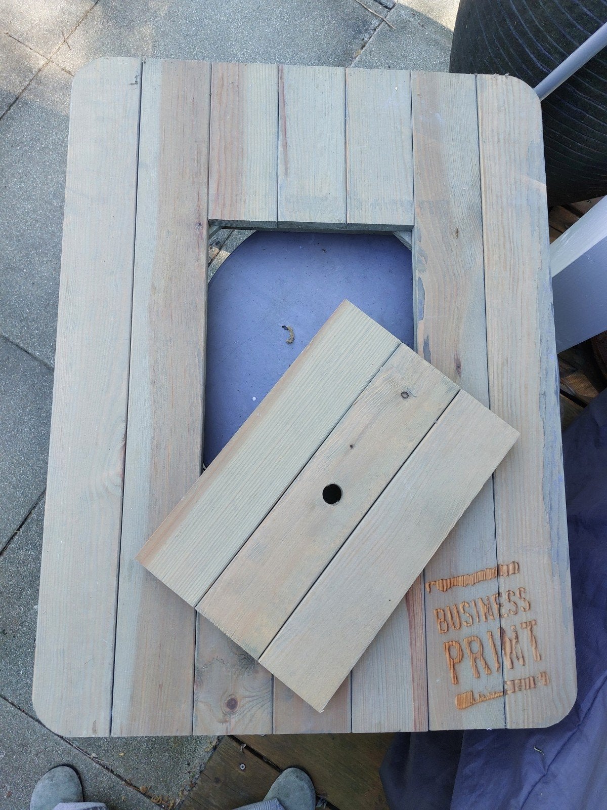 Houten blad voor op bierkrat, maak je bijzettafel, Ophalen