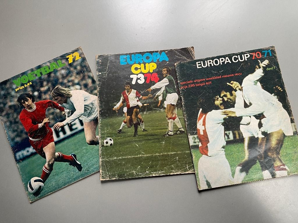 3 unieke voetbalmagazines - Nieuwe Revue specials, jaren ’70, Verzamelen, Sportartikelen en Voetbal, Gebruikt, Boek of Tijdschrift