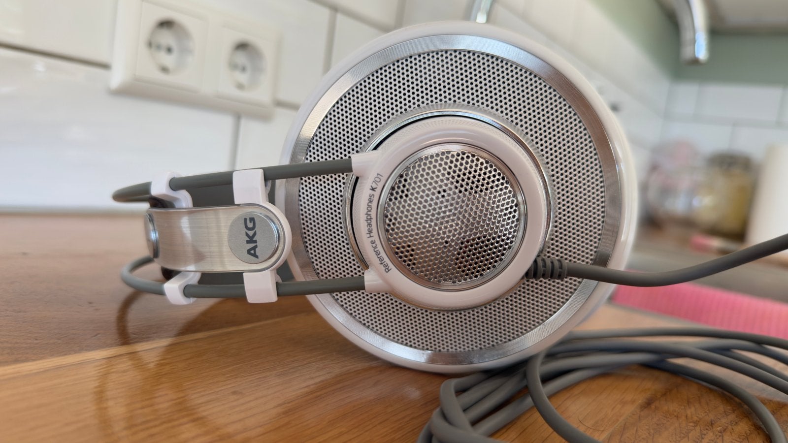 AKG K701 Over-ear Hoofdtelefoon - Wit/Grijs, Gebruikt, AKG, Ophalen of Verzenden, Wit