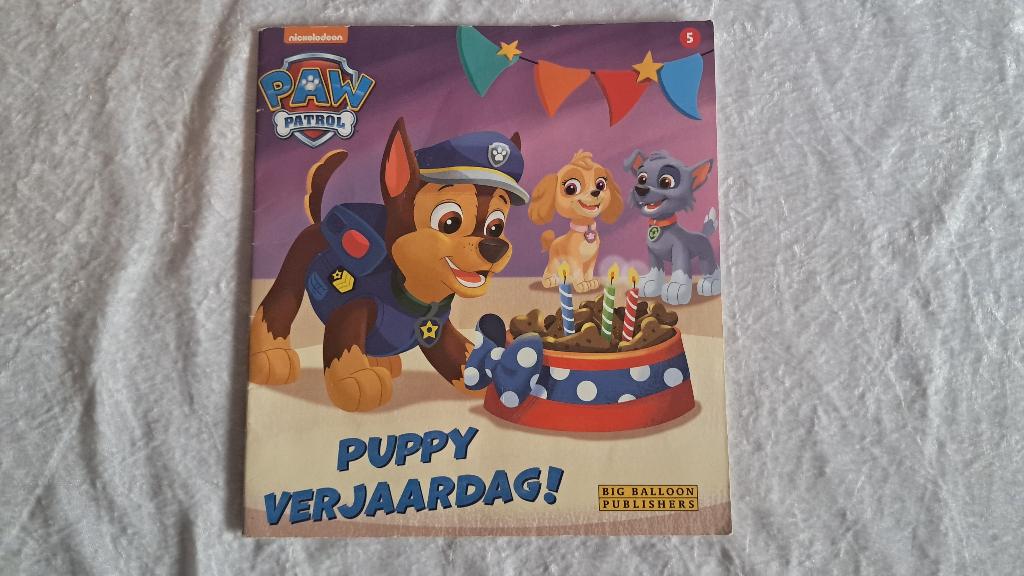 Net kinderboek: Paw Patrol Puppy verjaardag Nickelodeon hond, Ophalen of Verzenden, Gelezen, Fictie algemeen