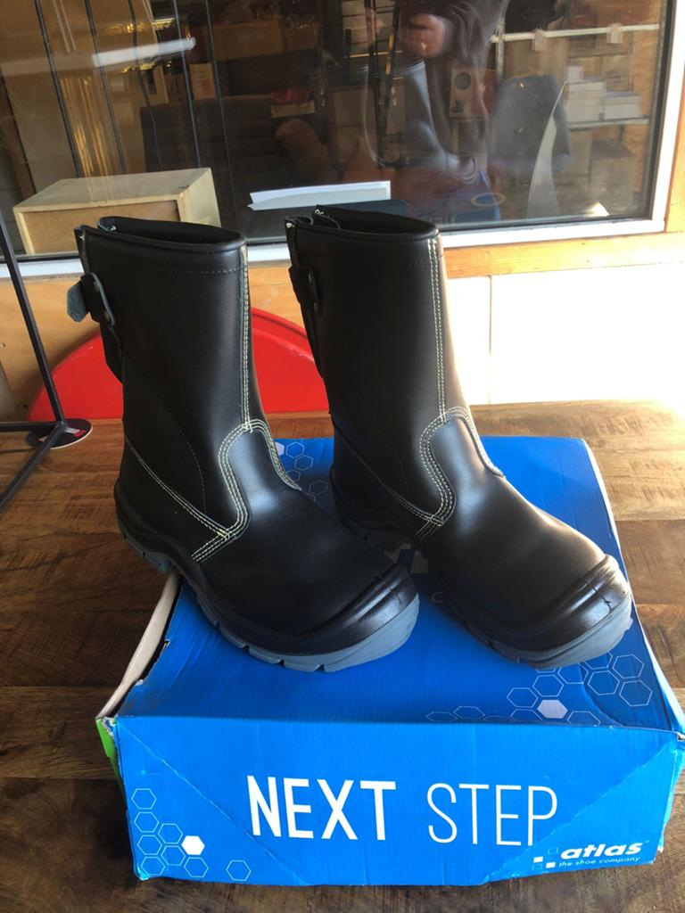 10 paar NIEUWE Atlas werkschoenen maat 39, Kleding | Heren, Ophalen, Nieuw, Zwart, Werkschoenen