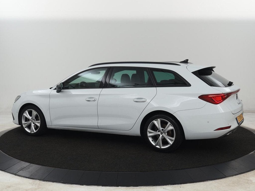 SEAT Leon 1.5 eTSI FR Intens | Carplay | Adaptive cruise | S, Stof, 4 cilinders, Leon, Wit