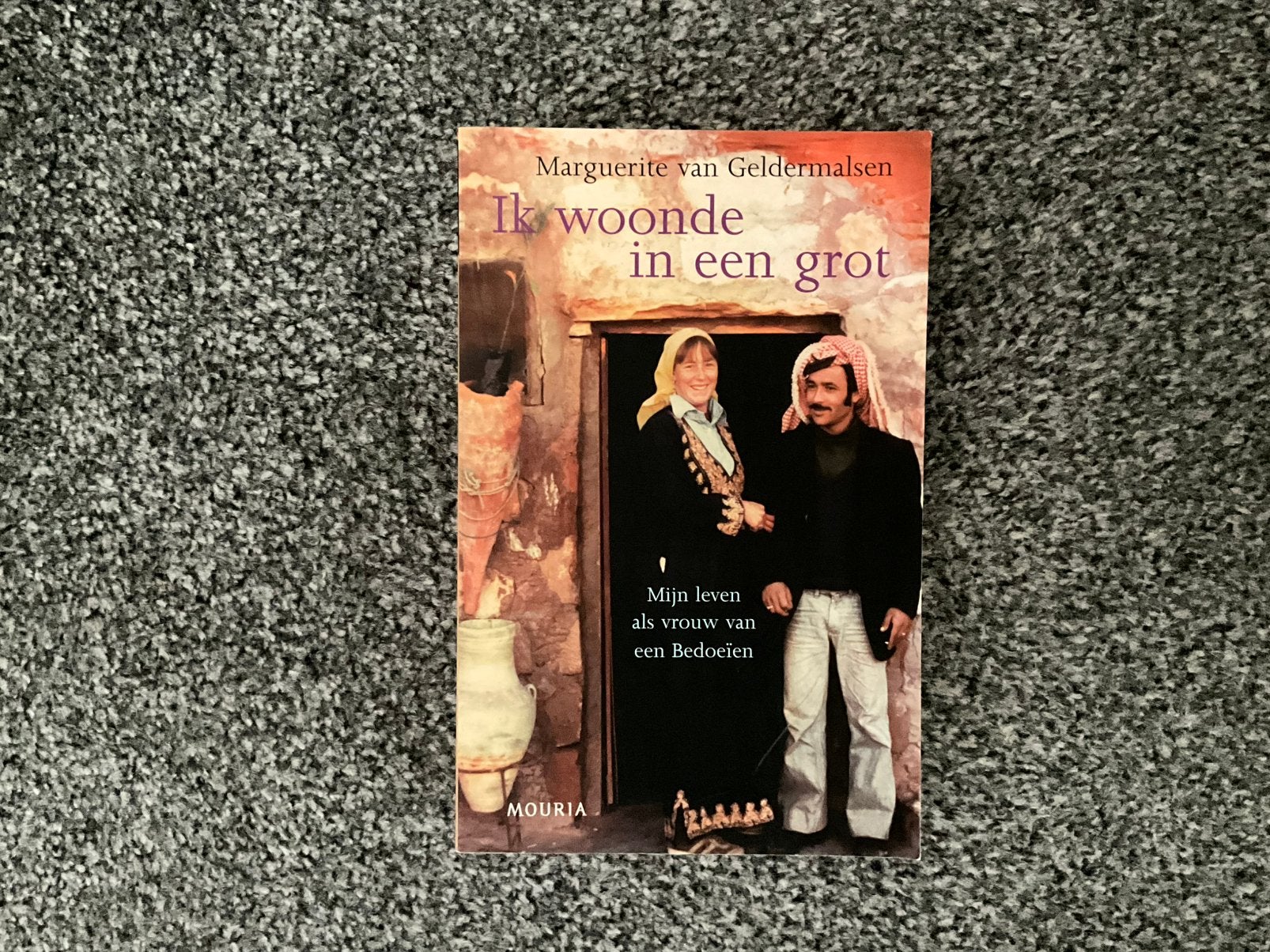 IK WOONDE IN EEN GROT VAN MARGUERITE VAN GELDERMALSEN, Ophalen of Verzenden, Zo goed als nieuw