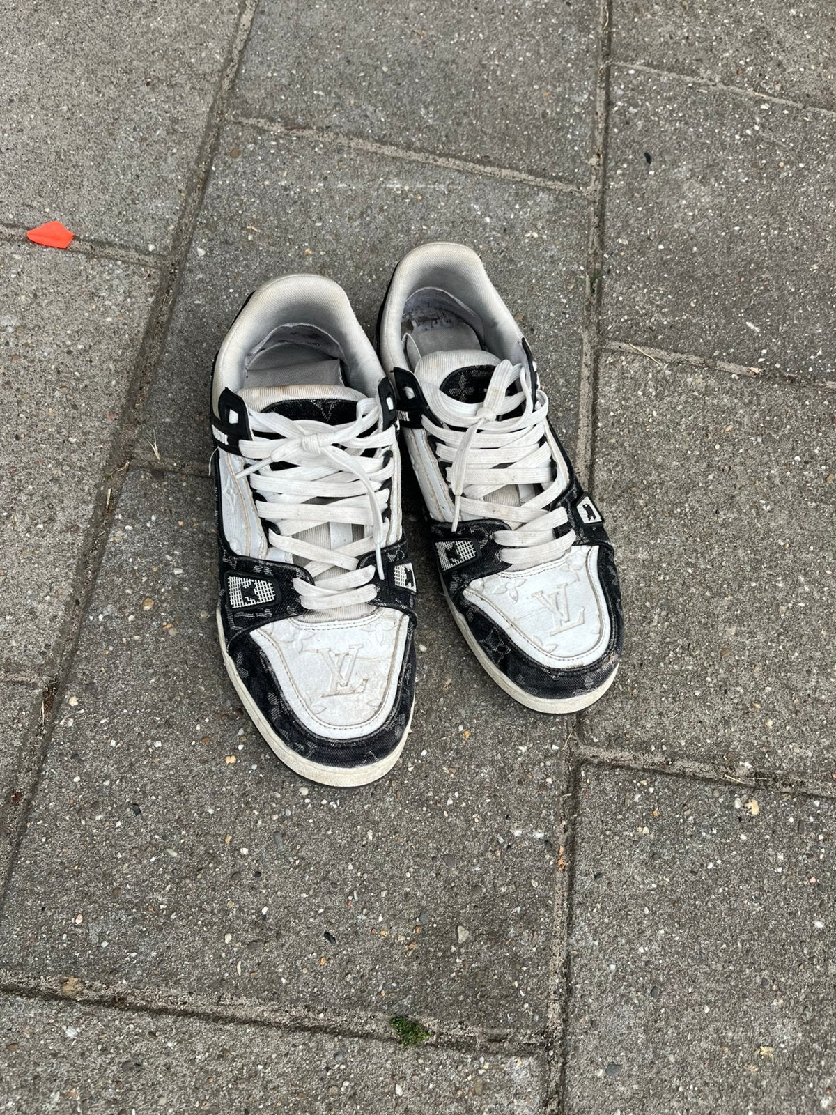 Louis vuitton schoene maat 41 mag weg voor15 euro, Ophalen, Zo goed als nieuw, Schoenen