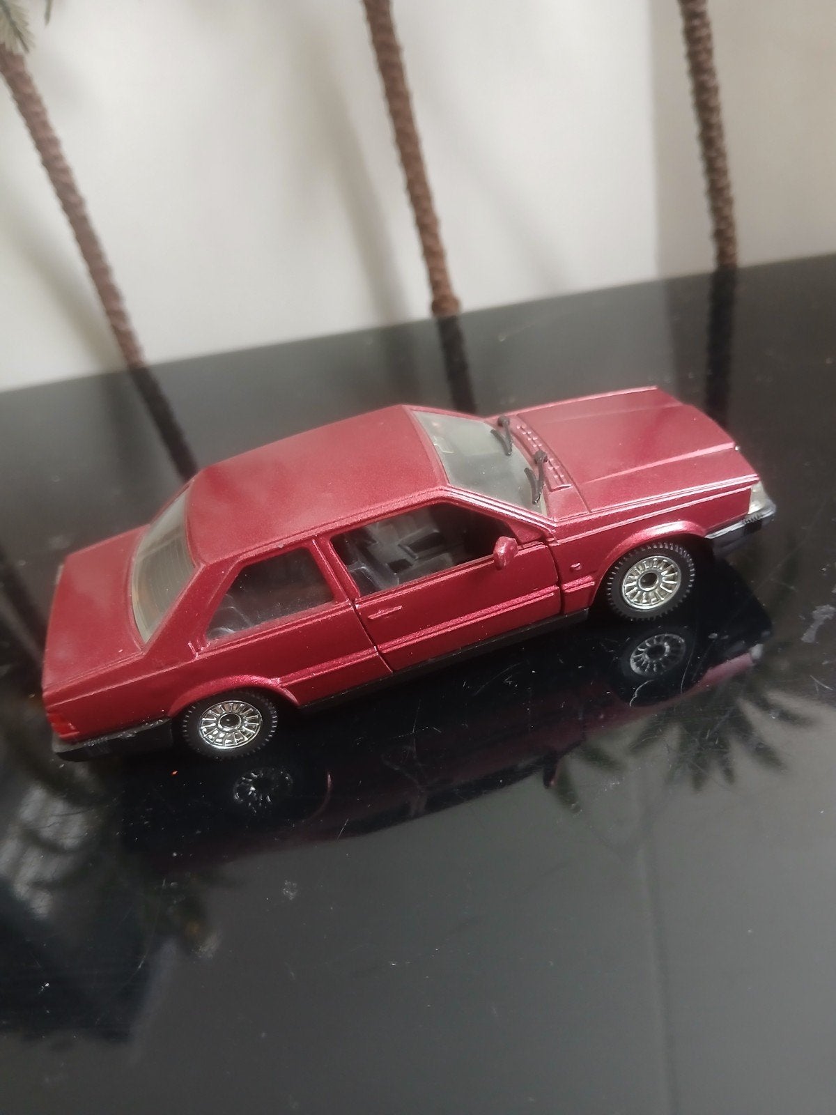 Volvo 780 coupe.  Polistil 1:43, Ophalen of Verzenden, Zo goed als nieuw, Auto, Overige merken