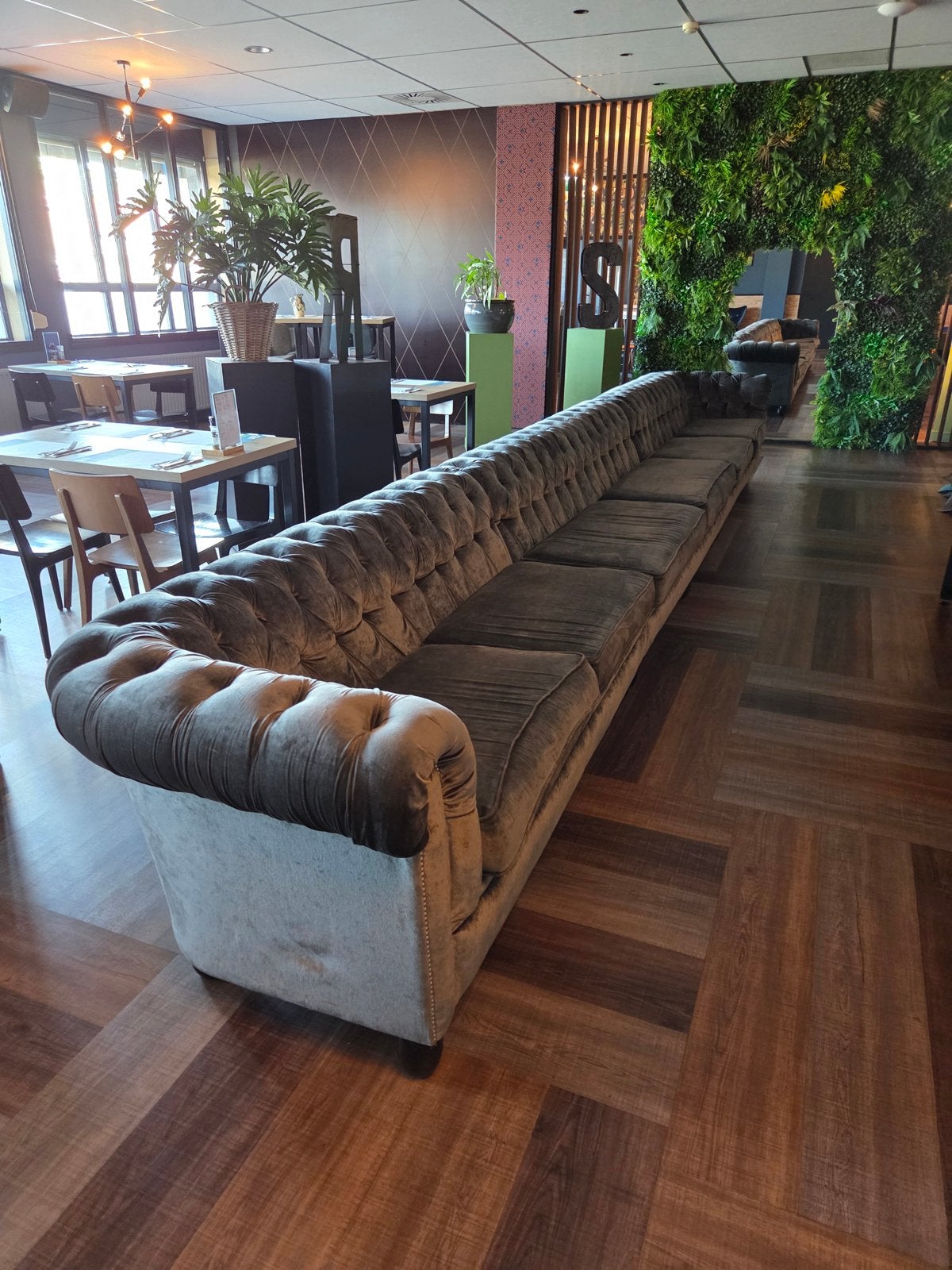Extra lange Chesterfield bank 6mtr!, Ophalen, Gebruikt, Chesterfield, 300 cm of meer
