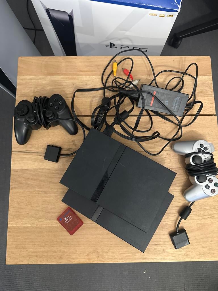 Set Playstation 2 en losse console, Gebruikt, Overige genres, 2 spelers, Eén computer