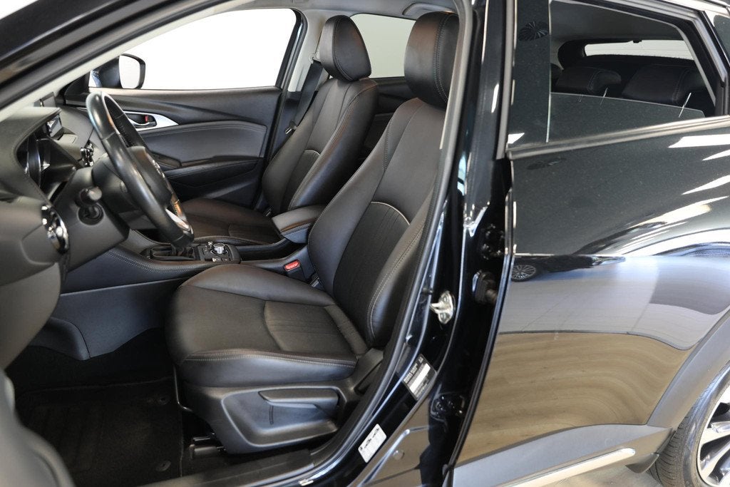 Mazda CX-3 2.0 SkyActiv-G 120 GT-M | Trekhaak | Head-up | Cr, 1998 cc, 4 cilinders, Leder en Stof, Zwart