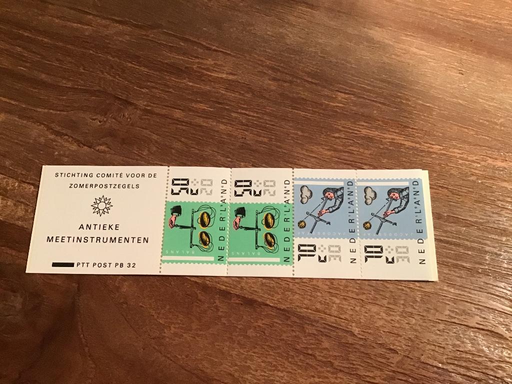 Postzegelboekje 32, Ophalen of Verzenden, Postfris