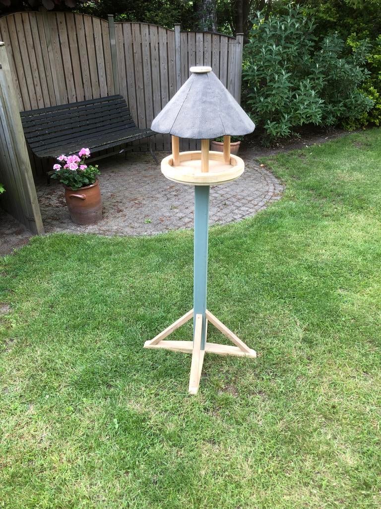 Mooie vogelvoederhuis op standaard, Ophalen of Verzenden, Nieuw