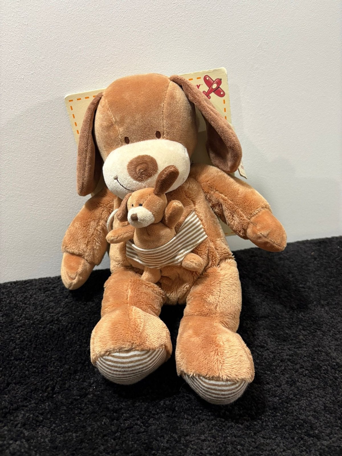 Nicotoy knuffelhond met puppy - Zo goed als nieuw, Kinderen en Baby's, Speelgoed | Knuffels en Pluche, Overige karakters, Middelgroot (20 tot 80 cm)
