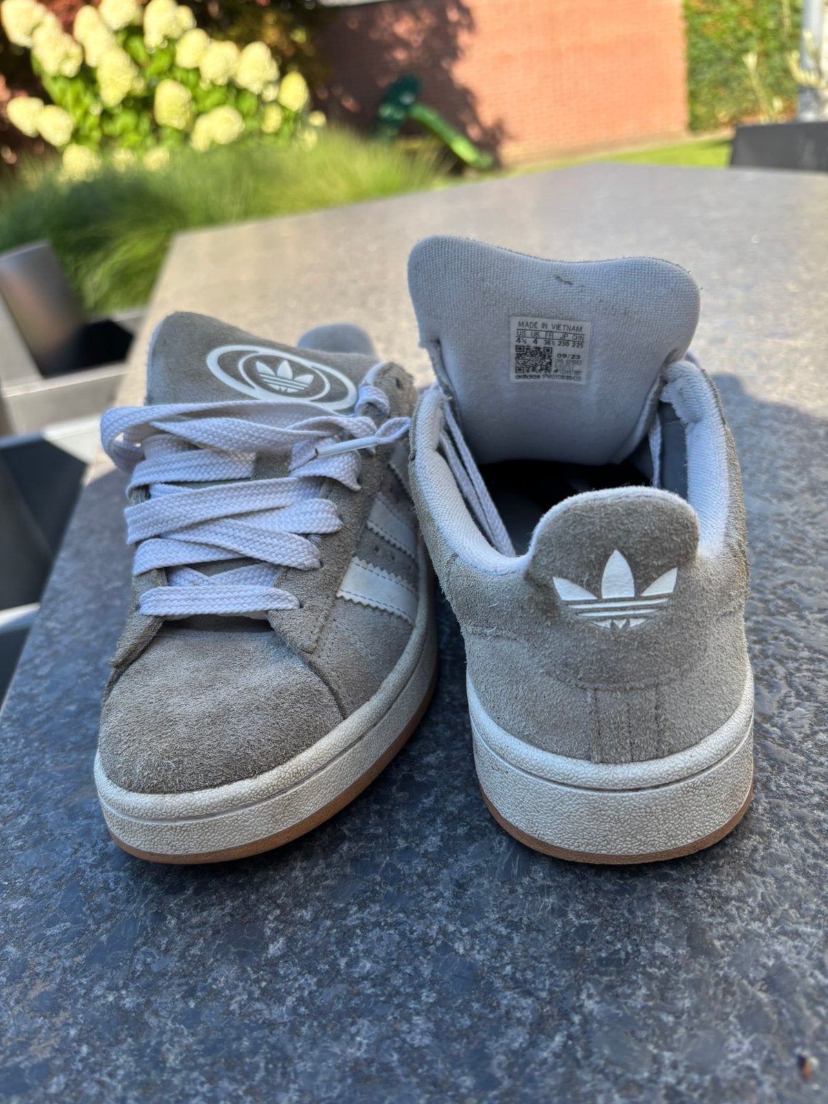 Adidas campus schoen maat 36,5 kleur grijs met wit/grijs, Kleding | Heren, Schoenen, Ophalen, Wit, Sneakers of Gympen, Zo goed als nieuw