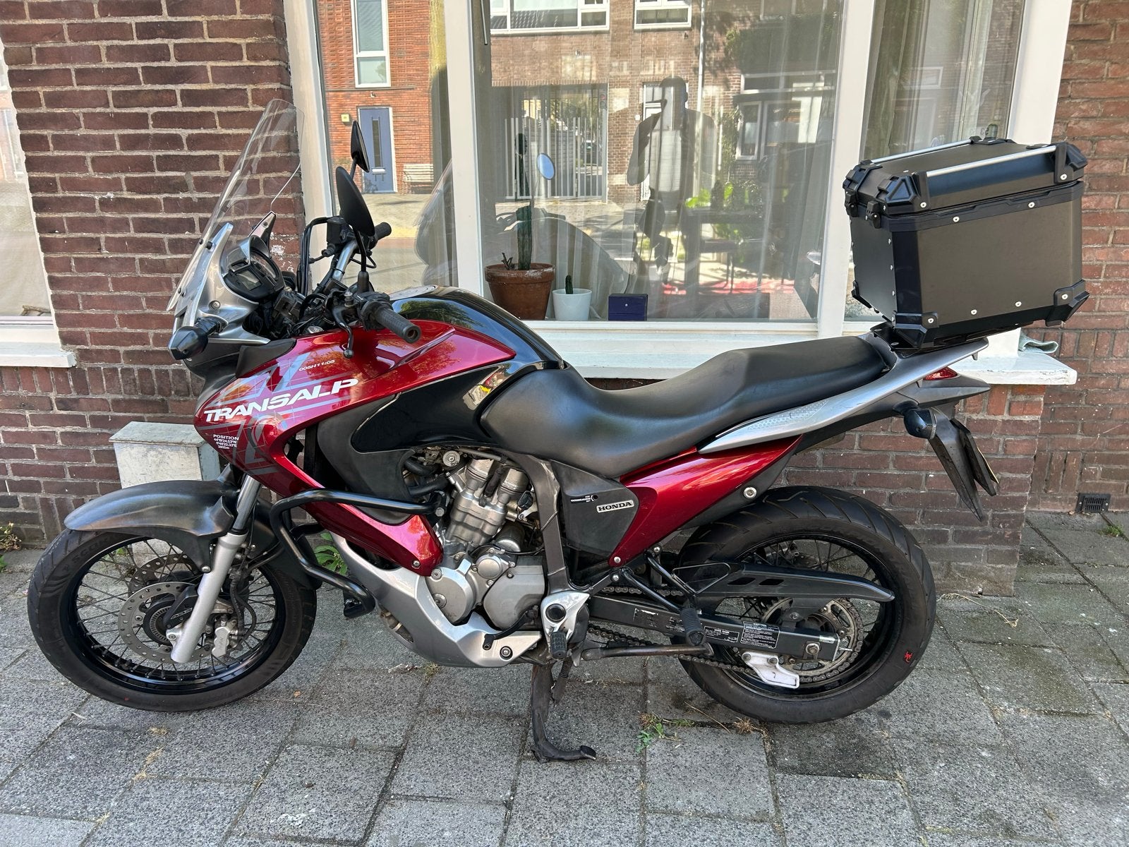 Honda Transalp XL700V - Robuuste Toermotor met Topkoffer, Motoren, Motoren | Honda, 700 cc, 2 cilinders, Motorrijbewijs A, Gebruikt