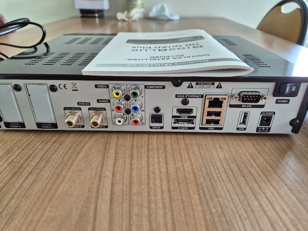 GigaBlue HD Quad Plus, Ophalen of Verzenden, Zo goed als nieuw, Decoder