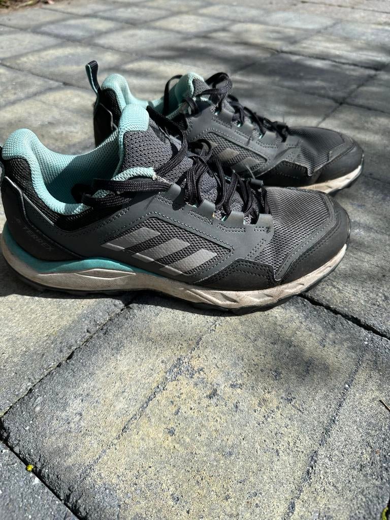 Adidas veldschoenen / kunstgras maat 39 1/3, Ophalen of Verzenden, Gebruikt, Schoenen