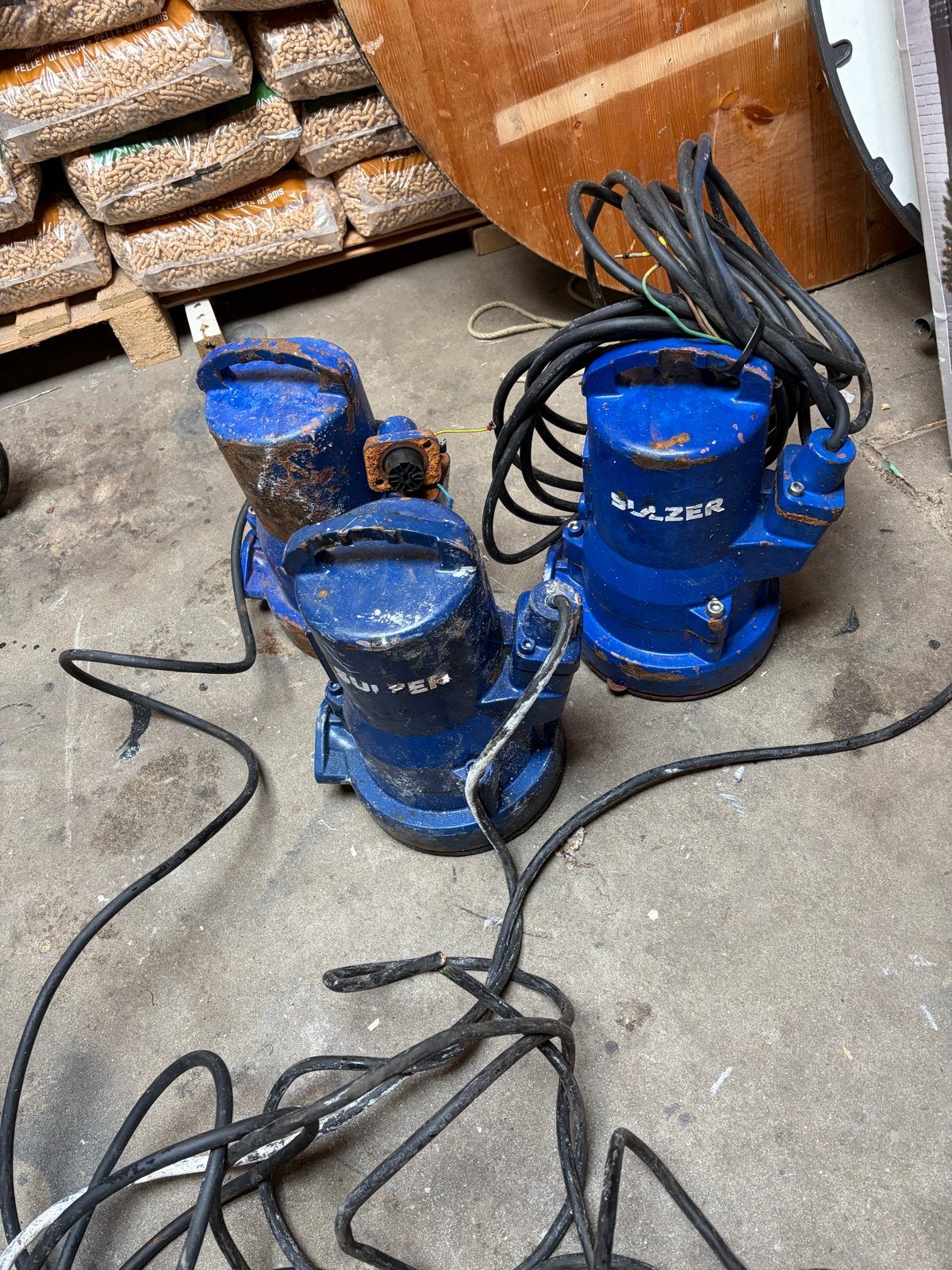 3x Gebruikte Blazer dompelpompen, Gebruikt, Ophalen of Verzenden, Minder dan 200 liter/min, Minder dan 6 bar