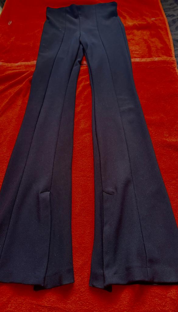 Zara flared broek met split - Maat S. Zwart., Zwart, Ophalen of Verzenden, Zo goed als nieuw, Maat 36 (S)
