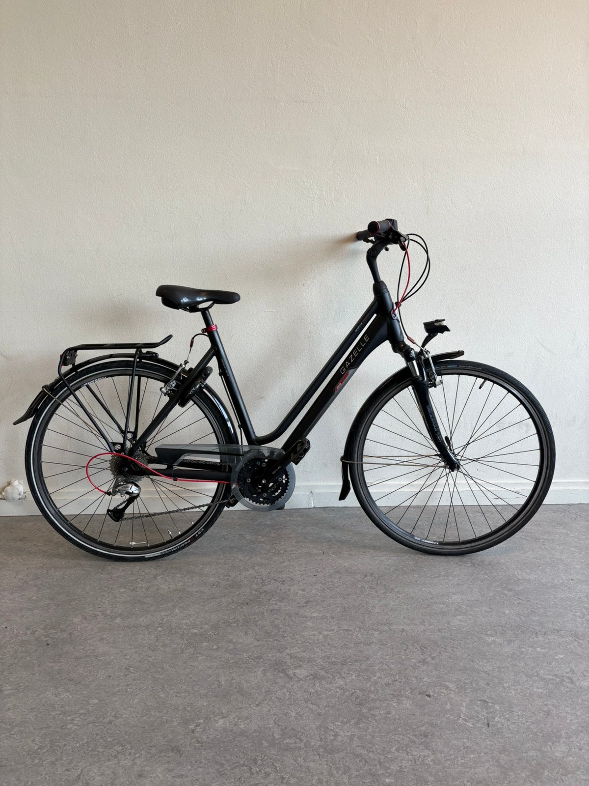 Gazelle SportiveTrekking 27 Versnellingen D54 Nieuwstaat!, Fietsen en Brommers, Overige merken, Velgrem, Versnellingen, Ophalen of Verzenden