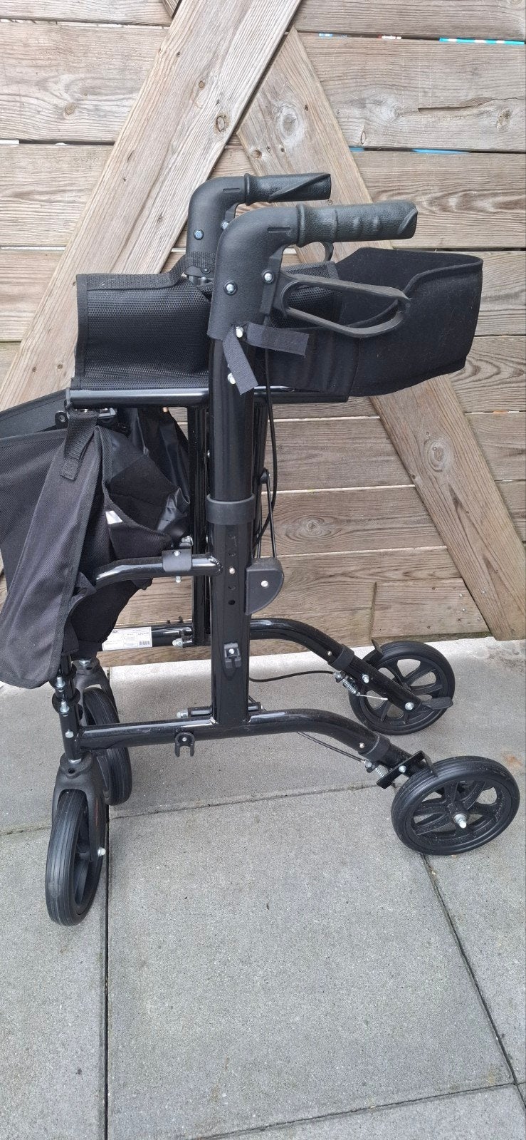 rollator/rolstoel, Ophalen, Opvouwbaar, Zo goed als nieuw