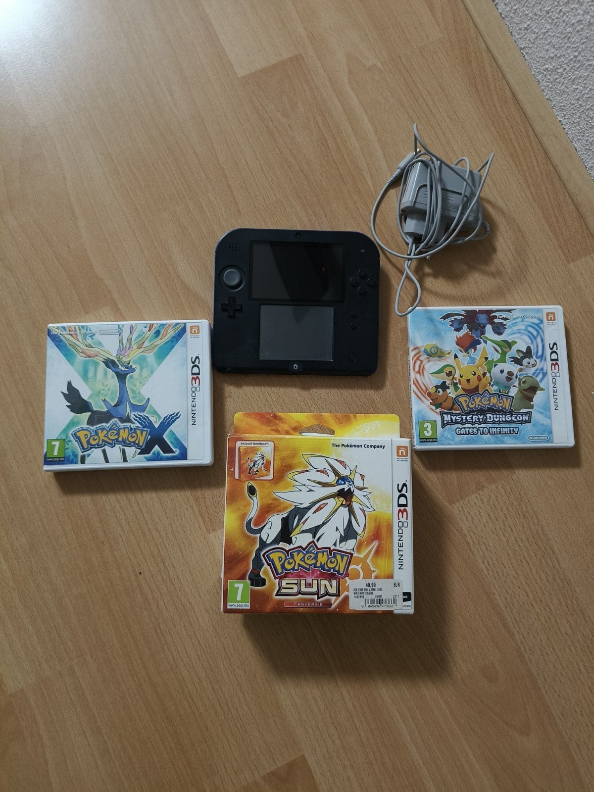Nintendo 2DS met 3 Pokémon games (X, Sun, Mystery Dungeon), Spelcomputers en Games, Ophalen of Verzenden