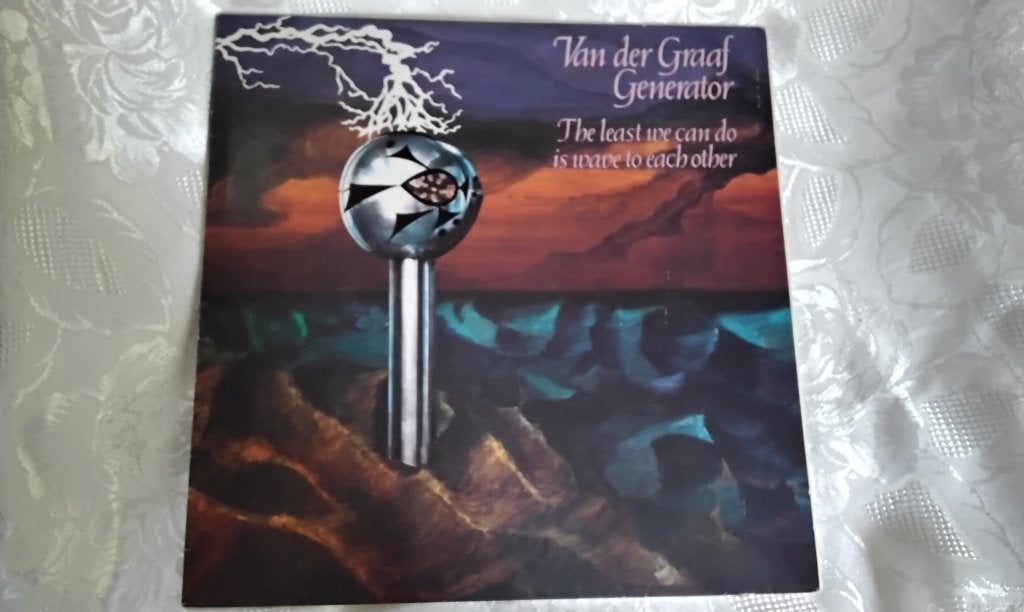 Van der Graaf Generator The Least We Can Do Is Wave To Each, Ophalen of Verzenden, Zo goed als nieuw, 12 inch, Poprock