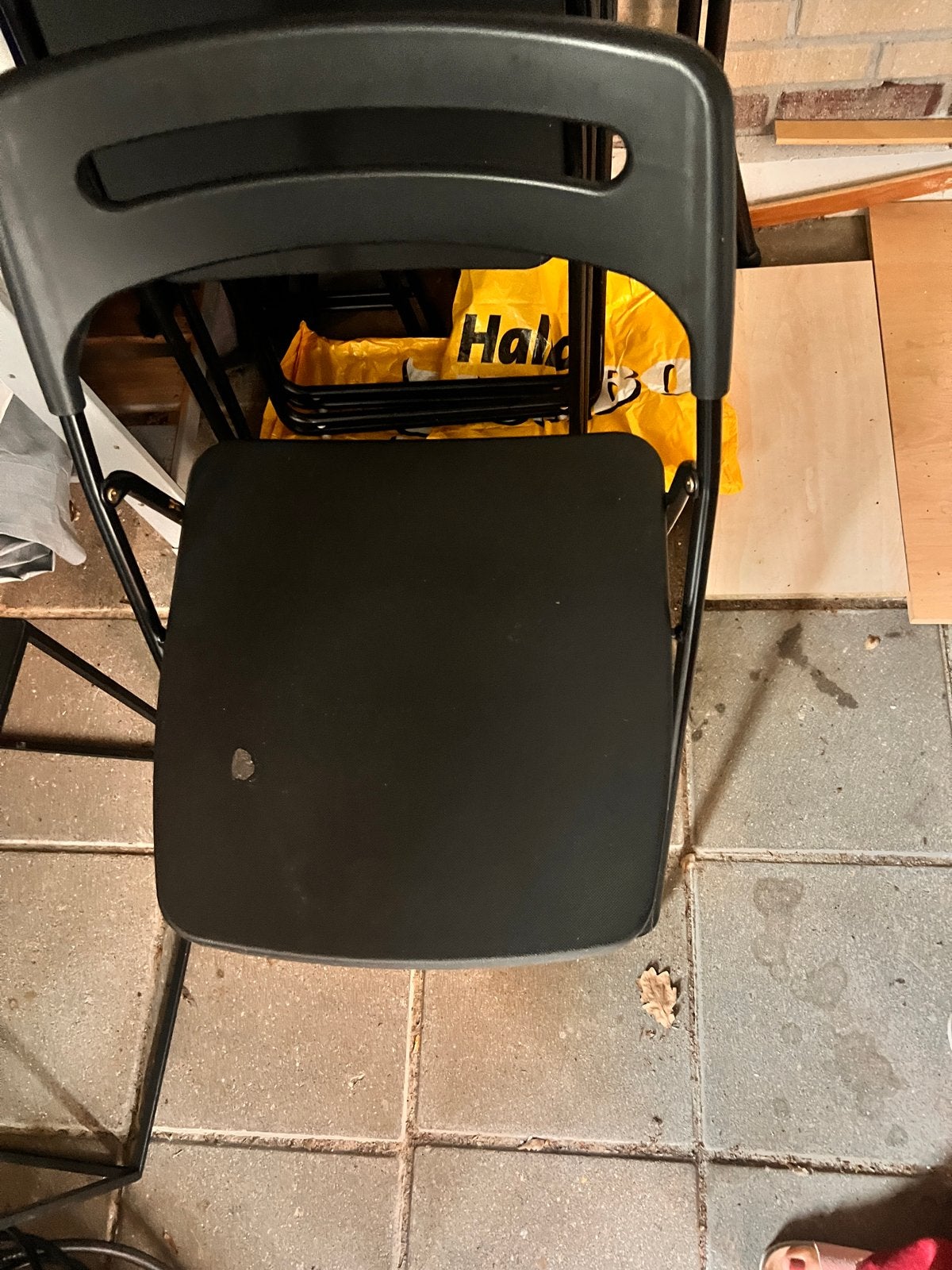 Zwarte opvouwbare stoelen en ronde tafel, Ophalen, Kunststof, Gebruikt, Zwart