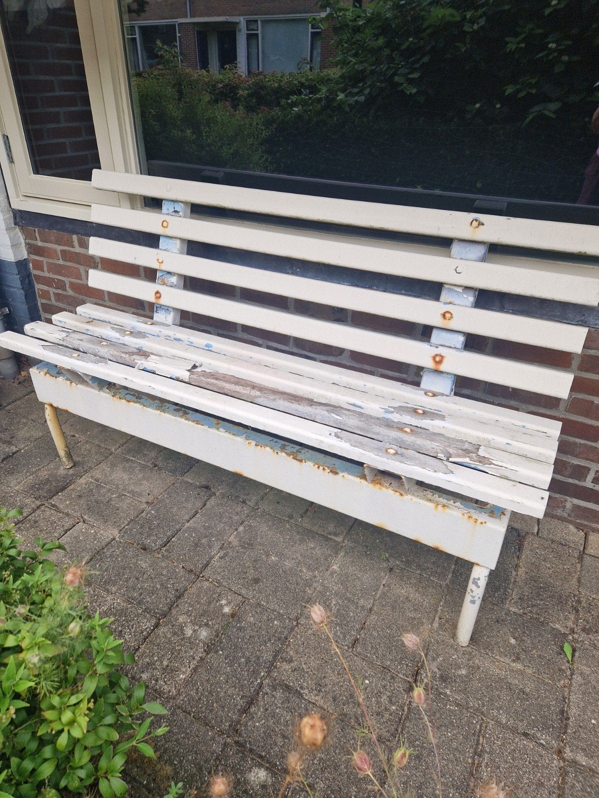 Gratis af te halen..bank met metalen framen houten latten, Tuin en Terras, Tuinbanken, Ophalen of Verzenden, Gebruikt, Hout