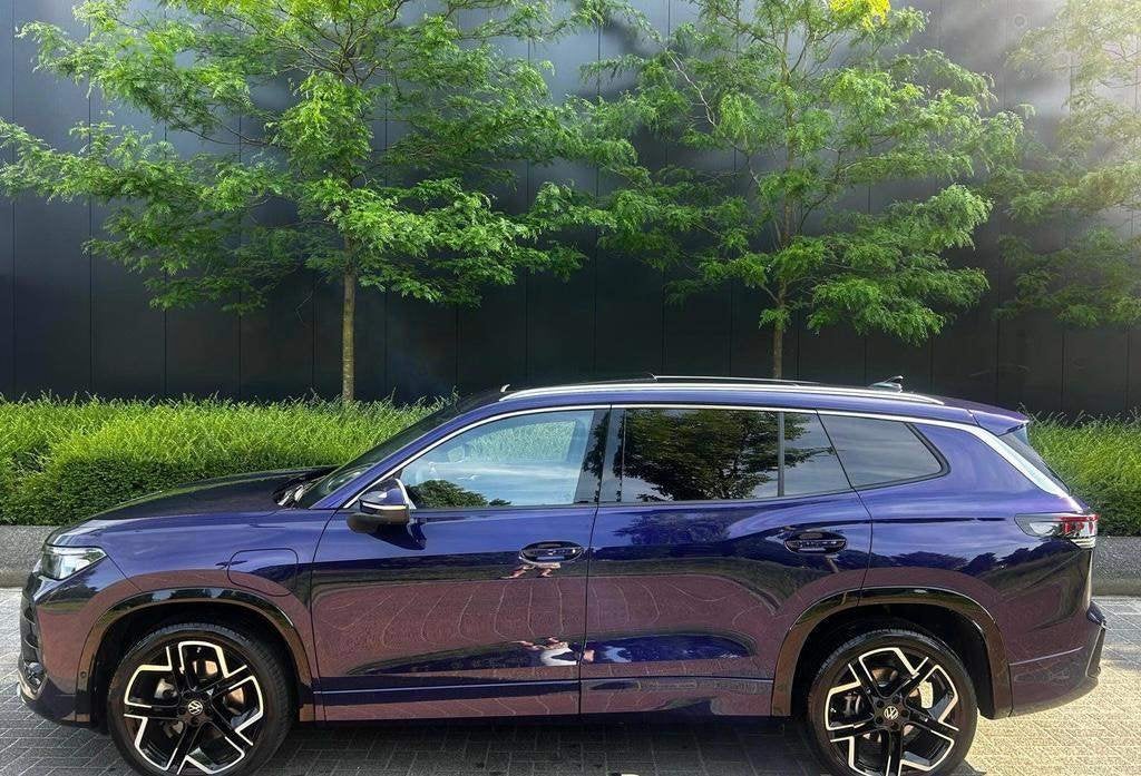 Volkswagen Tayron 1.5 e-Hybrid R-line | Pano | Trekhaak, Auto's, Volkswagen, 1498 cc, 4 cilinders, 2000 kg, Blauw