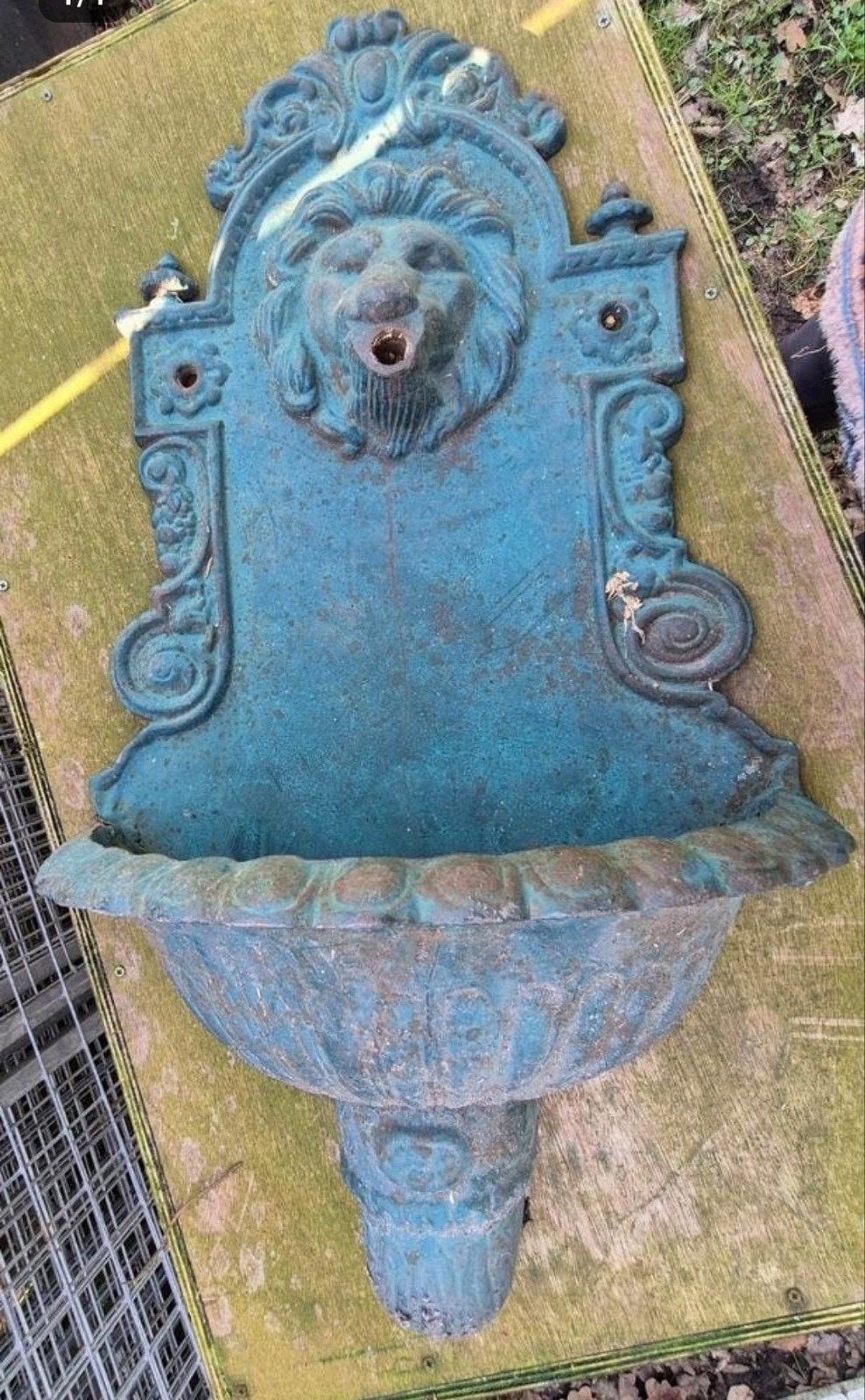 Prachtige antieke gietijzeren wandfontein., Ophalen, Gebruikt, Gietijzer