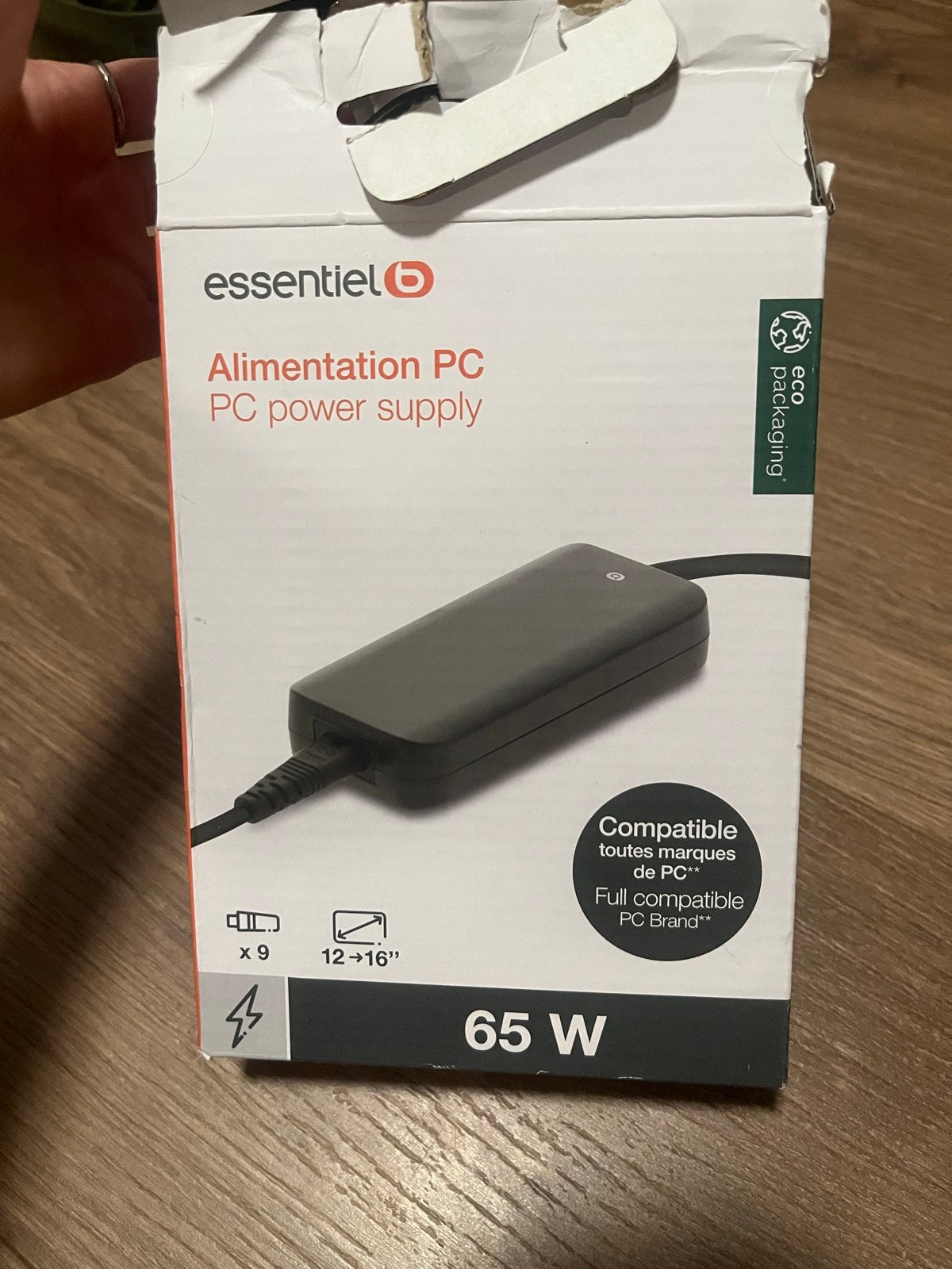 Essentiel B 65W Universele PC Voeding met 9 Tips, Computers en Software, Laptop-opladers, Ophalen of Verzenden, Zo goed als nieuw