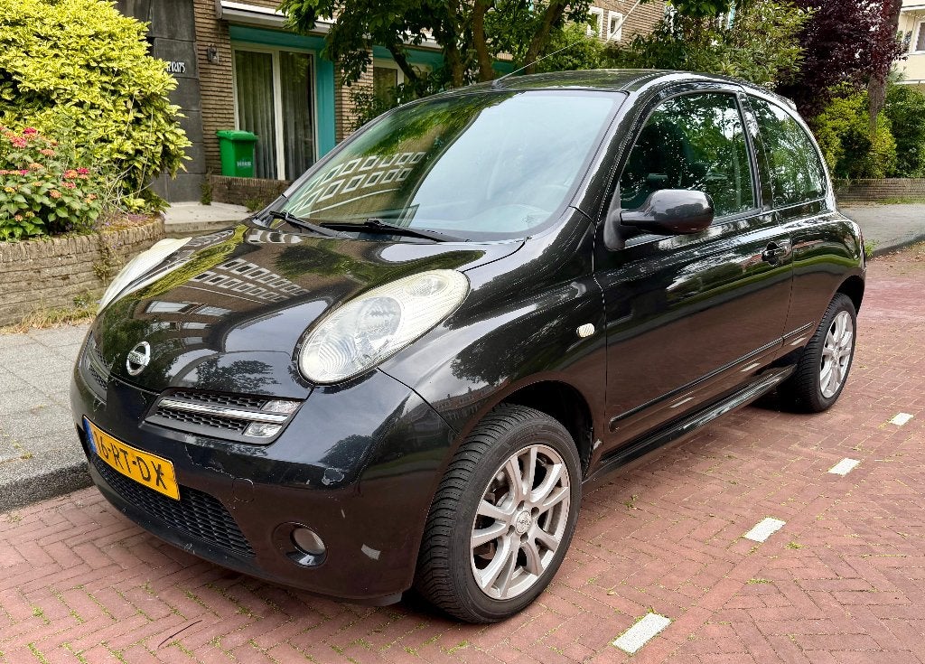 Nissan Micra 1.6 3DR 2005 Zwart, Auto's, Voorwielaandrijving, 40 €/maand, 4 cilinders, Parkeersensor