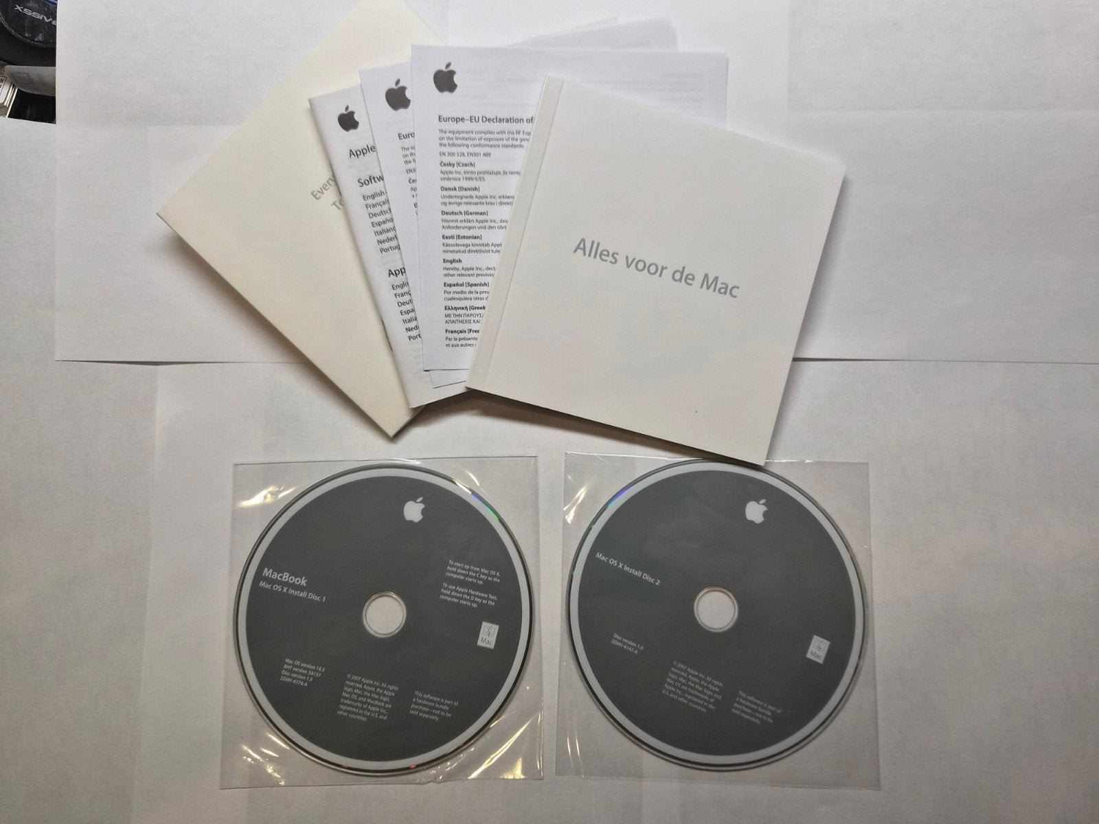 Mac OS X 10.5 Leopard Installatie CD met Boekjes Handleiding, Ophalen of Verzenden, Zo goed als nieuw, MacOS