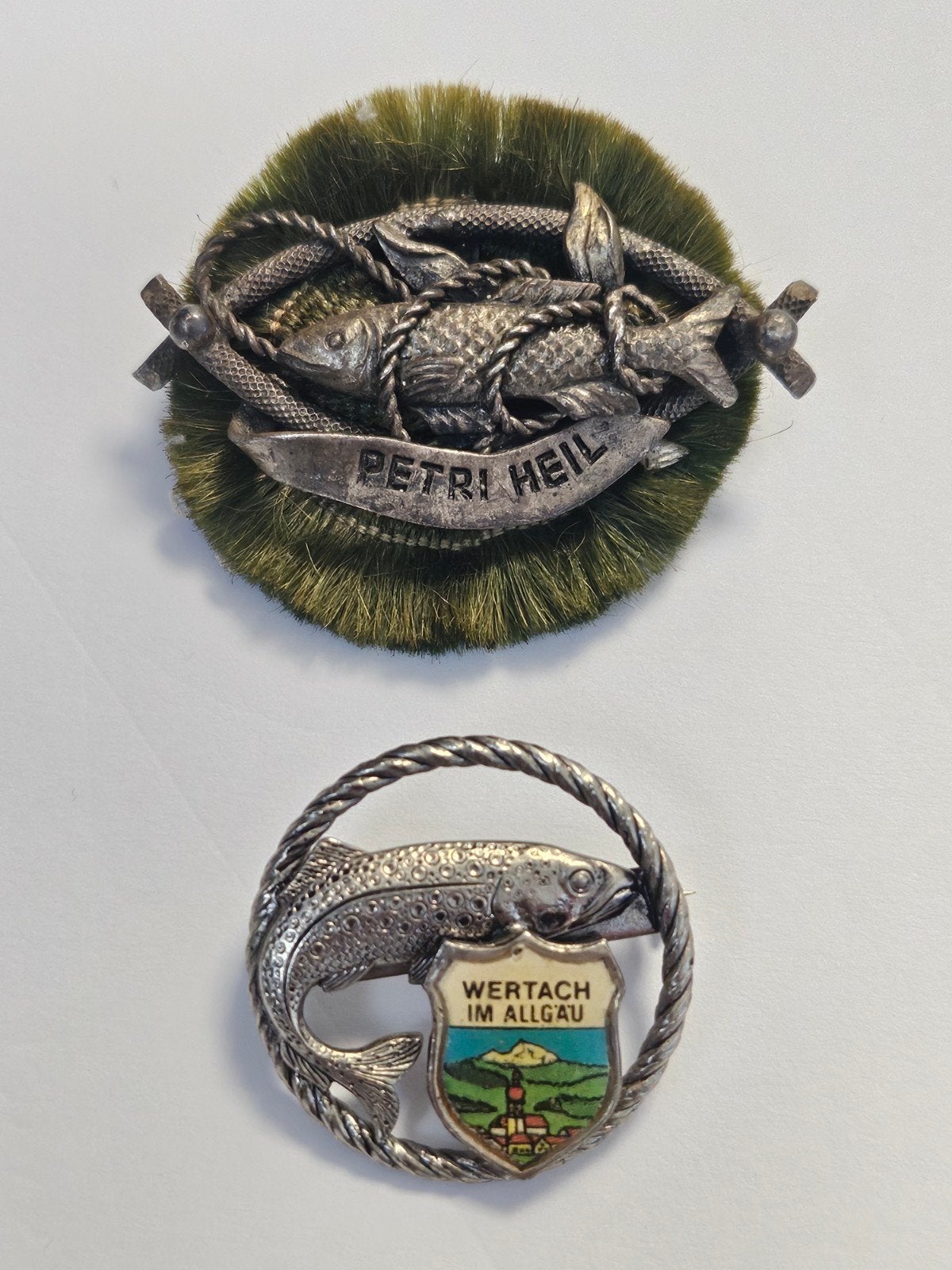 2 Vintage Vissersbroches: Petri Heil & Wertach im Allgäu, 4 tot 7 cm, Gebruikt, Ophalen of Verzenden, Zilver