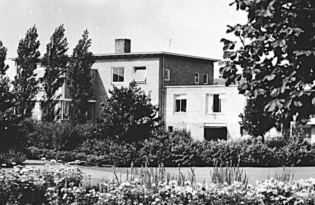983525 Nijverdal Muziektent Politiebureau Ov 1960 Onbeschr, Verzamelen, Ansichtkaarten | Nederland, Ophalen of Verzenden, 1960 tot 1980