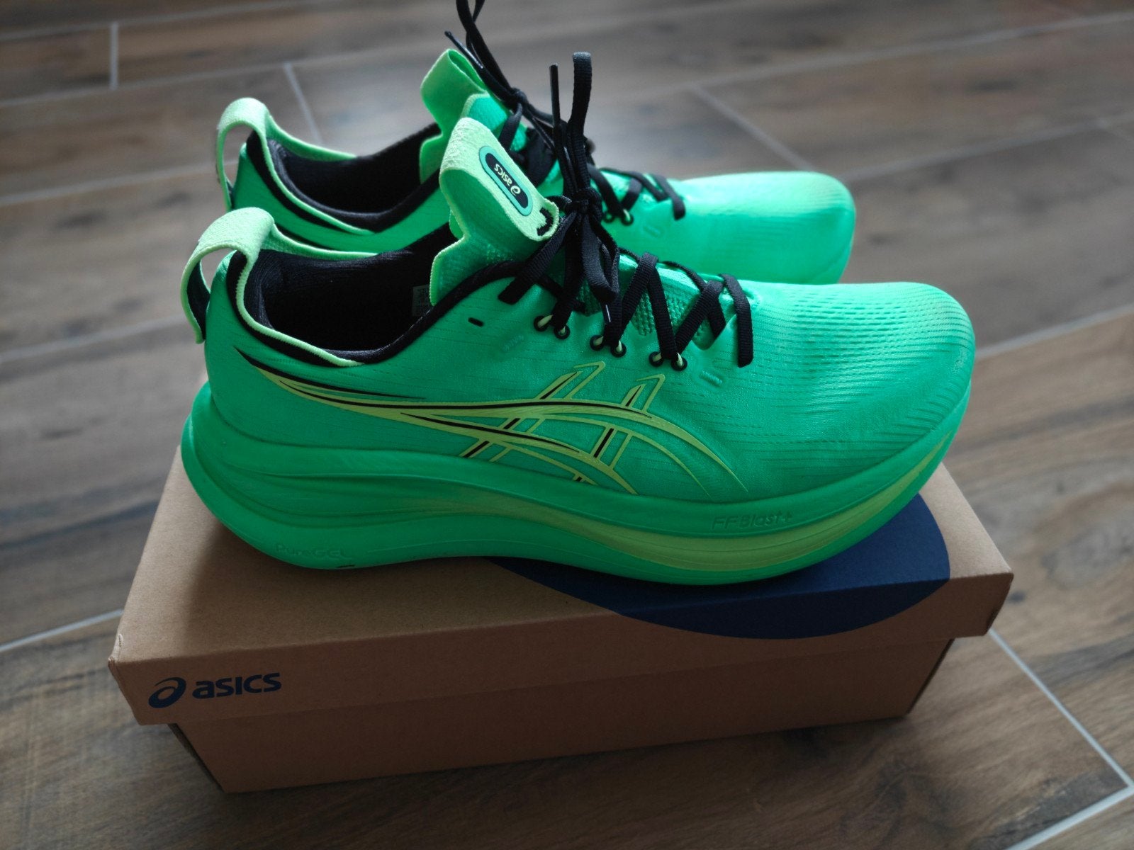 ASICS Gel-Nimbus 28 Hardloopschoenen - ZGAN - maat 46, Sport en Fitness, Loopsport en Atletiek, Zo goed als nieuw, Hardloopschoenen