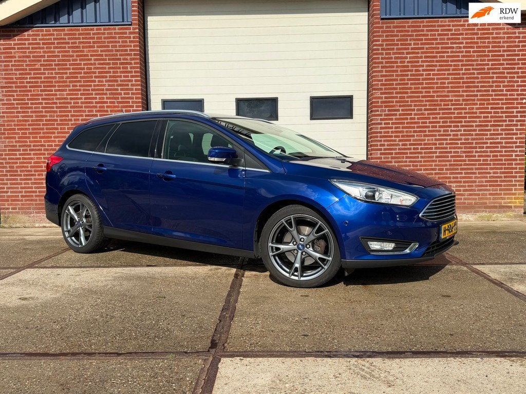 Ford Focus Wagon 1.5 Titanium Edition Bi Xenon Vol leder 18", 4 cilinders, 150 pk, Blauw, Leder