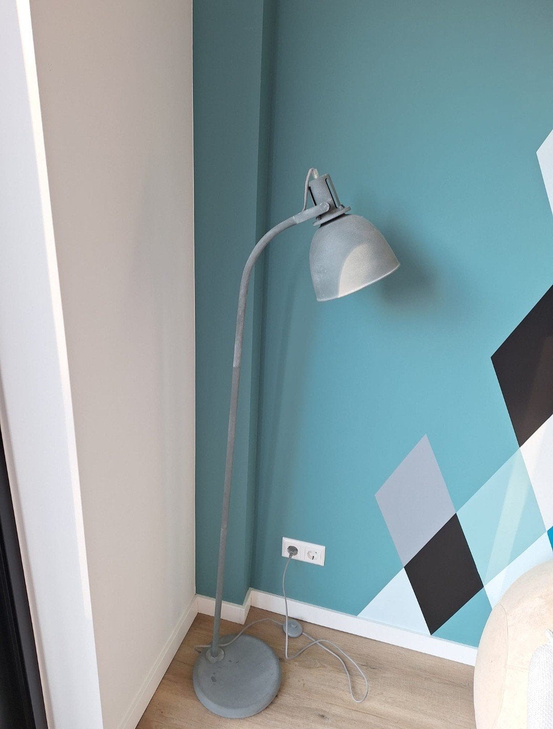 Grijze vloerlamp met E27 fitting en voetschakelaar, Ophalen, Gebruikt, E27 (groot), Metaal